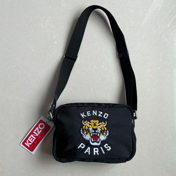 新品 未使用 KENZOケンゾー ショルダーバッグ メンズ レディース ブラック 美品