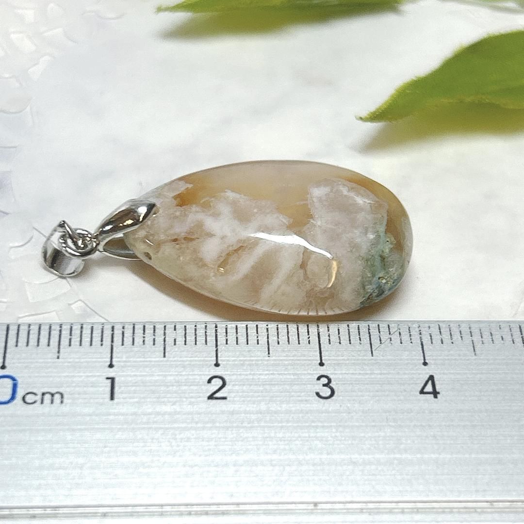 071711  31ミリ笑口桜瑪瑙　貫通穴　結晶入り 071711 31ミリ笑口桜瑪瑙 貫通穴 結晶入り 【公式通販】