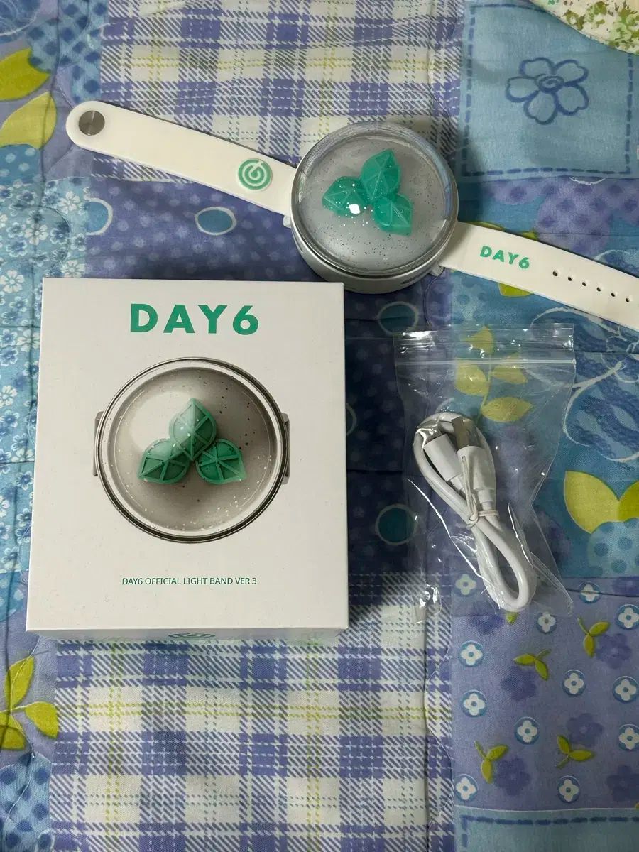 DAY6 OFFICIAL LIGHT BAND VER.3 公式ペンライト DAY6 OFFICIAL LIGHT BAND VER 3 – JYP JAPAN ONLINE STORE
