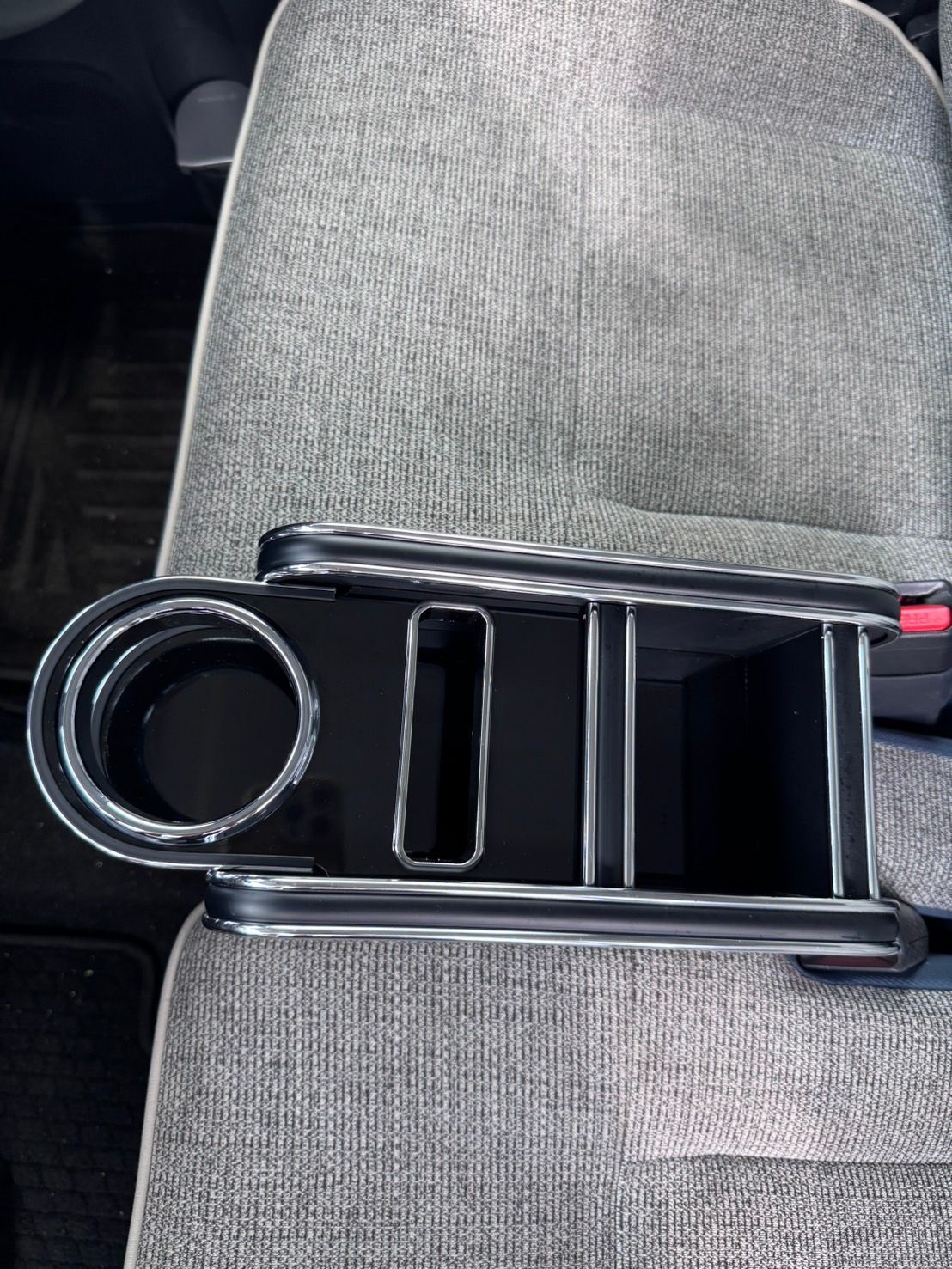 LA850S LA860S ムーブキャンバス 22 06～ フロントセンターカップホルダー A型 ブラック BKｘシルバー 携帯大 WWW_OLIVIERBERNSTEIN_COM