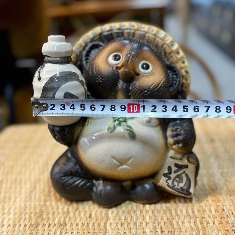 信楽焼 たぬき 置物 高さ18.5cm 徳利上げ狸 縁起物 とっくり インテリア オブジェ 焼き物 やきもの しがらき焼 和風【RU1024-4】 -  メルカリ