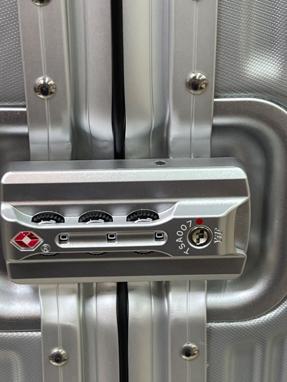 スイスミリタリー プレミアム Cタイプ 64L スーツケース SM-C624