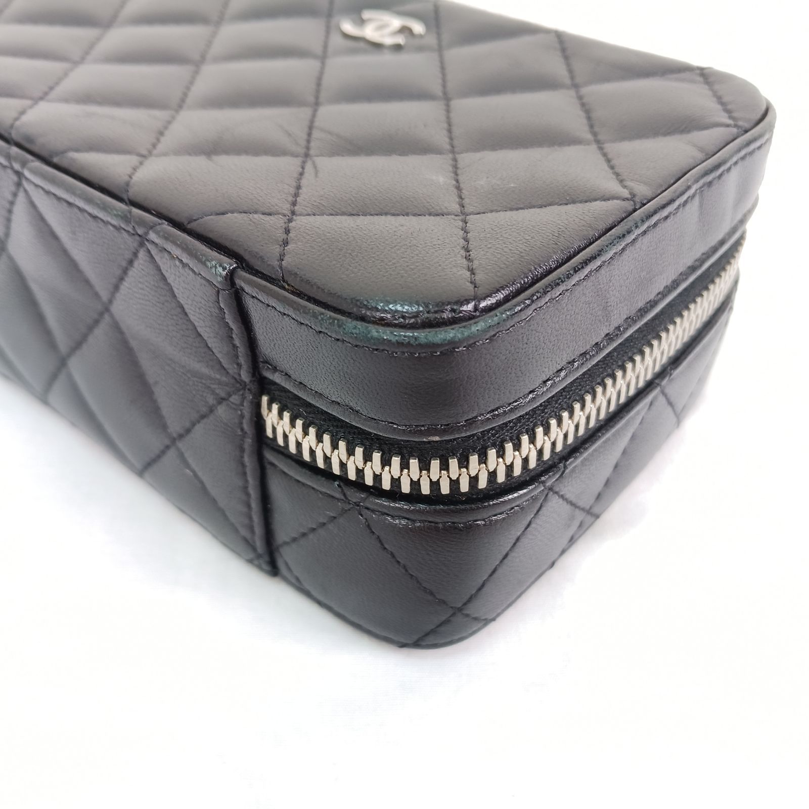 1303 M1011282603 CHANEL シャネル マトラッセ ジュエリーケース