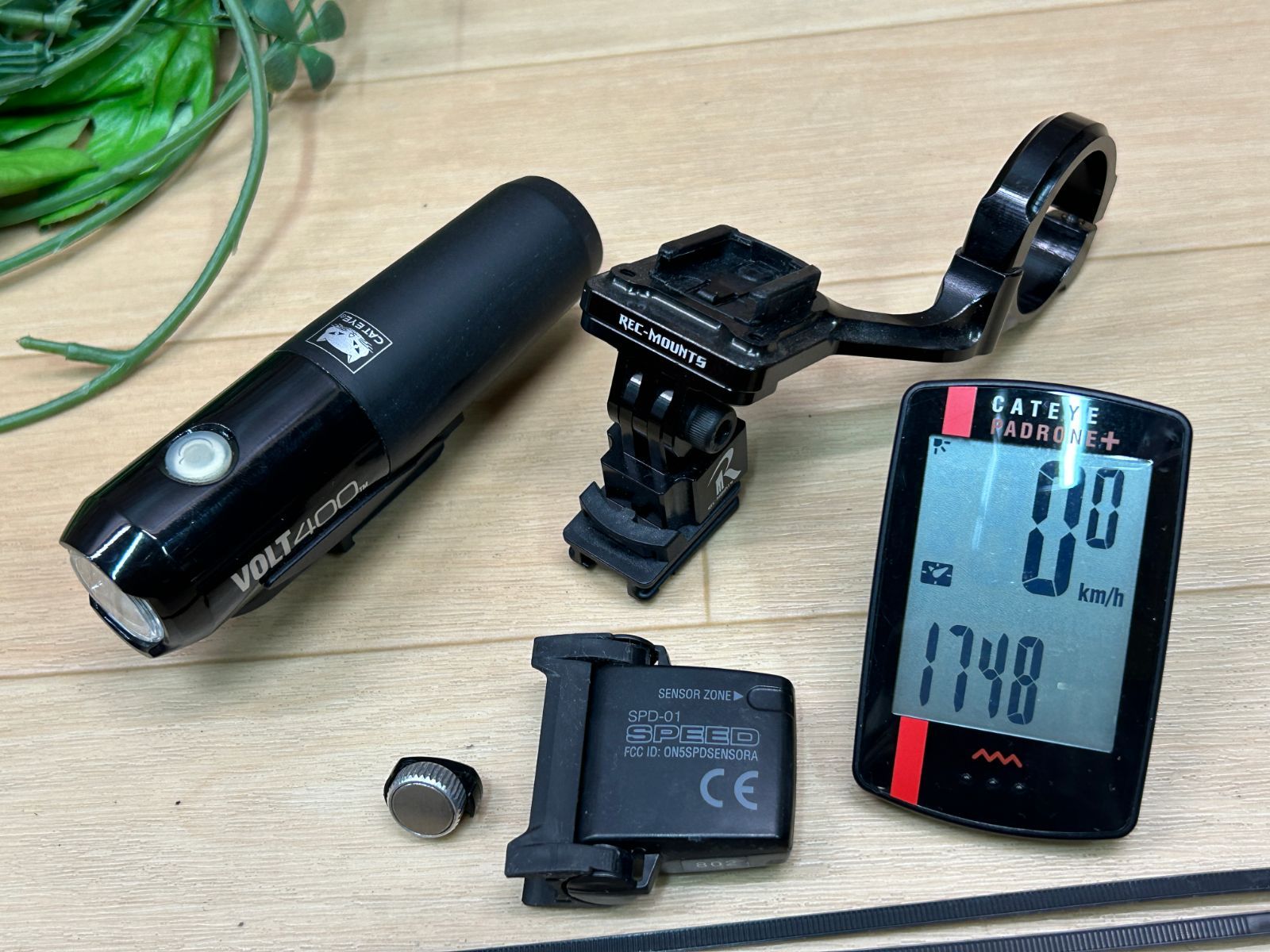 テルスポ イチ推し!! 美品!! REC-MOUNTS × CATEYE VOLT400 / PADRONE+ 
