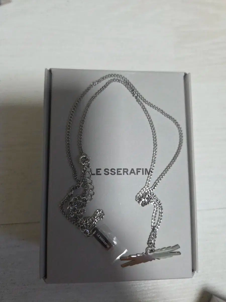 LE SSERAFIM - LE SSERAFIM ルセラフィム 仁川 ツアー グッズ ネックレス LE SSERAFIM - LE SSERAFIM ルセラフィム 仁川 ツアー グッズ