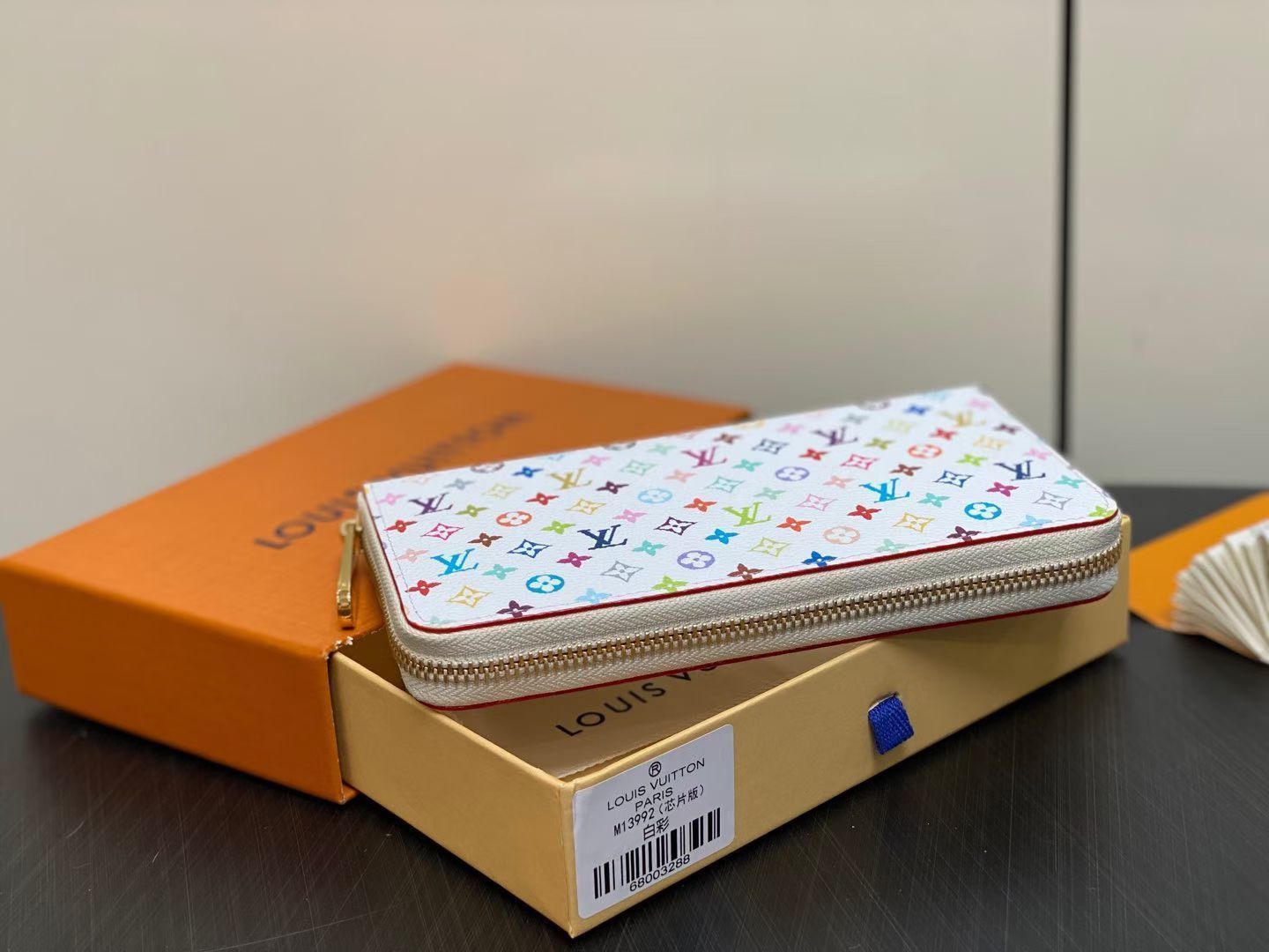 本日限定特価】ルイヴィトン LV ジッピー ラウンドファスナー