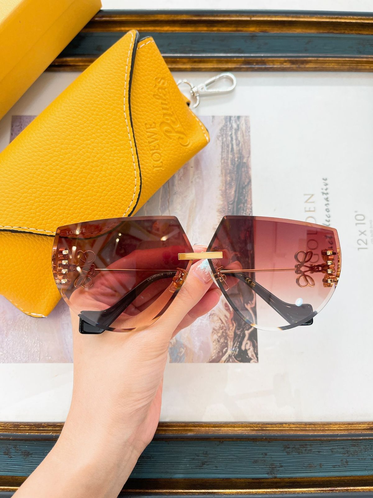 LOEWE モデル LW40049US サングラス メガモードアイウェア メガネ