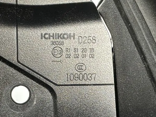 新車外し/美品/破損キズなし GR86 ZN8 純正 右テールランプ Assy