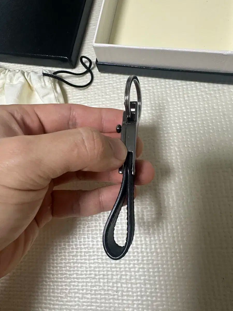 新品】人気作家 岡村洋子 猫かぶりシリーズ 金魚☆黒 置物 焼き物 お