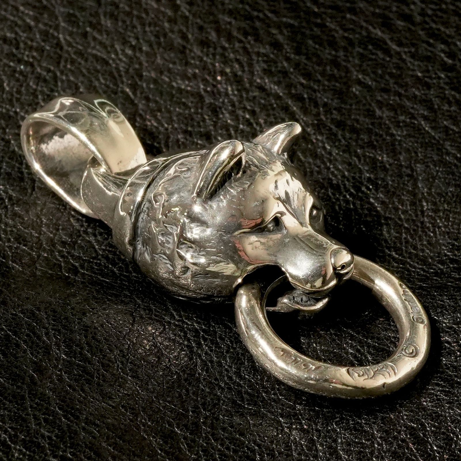 ビルウォールレザーラージドッグネックレス