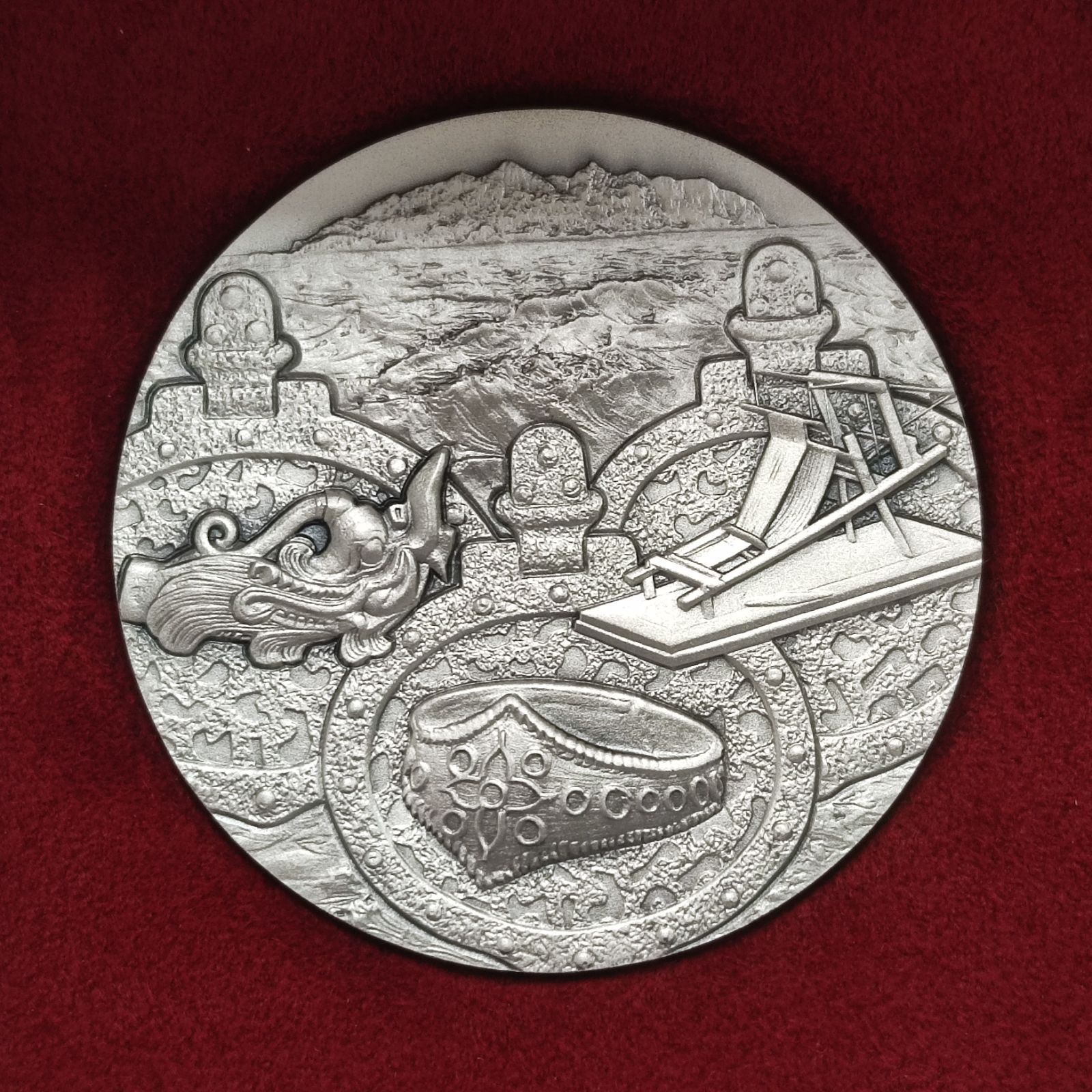 美品☆国宝章牌 沖ノ島祭祀の奉献品 純銀メダル 163g 直径60mm