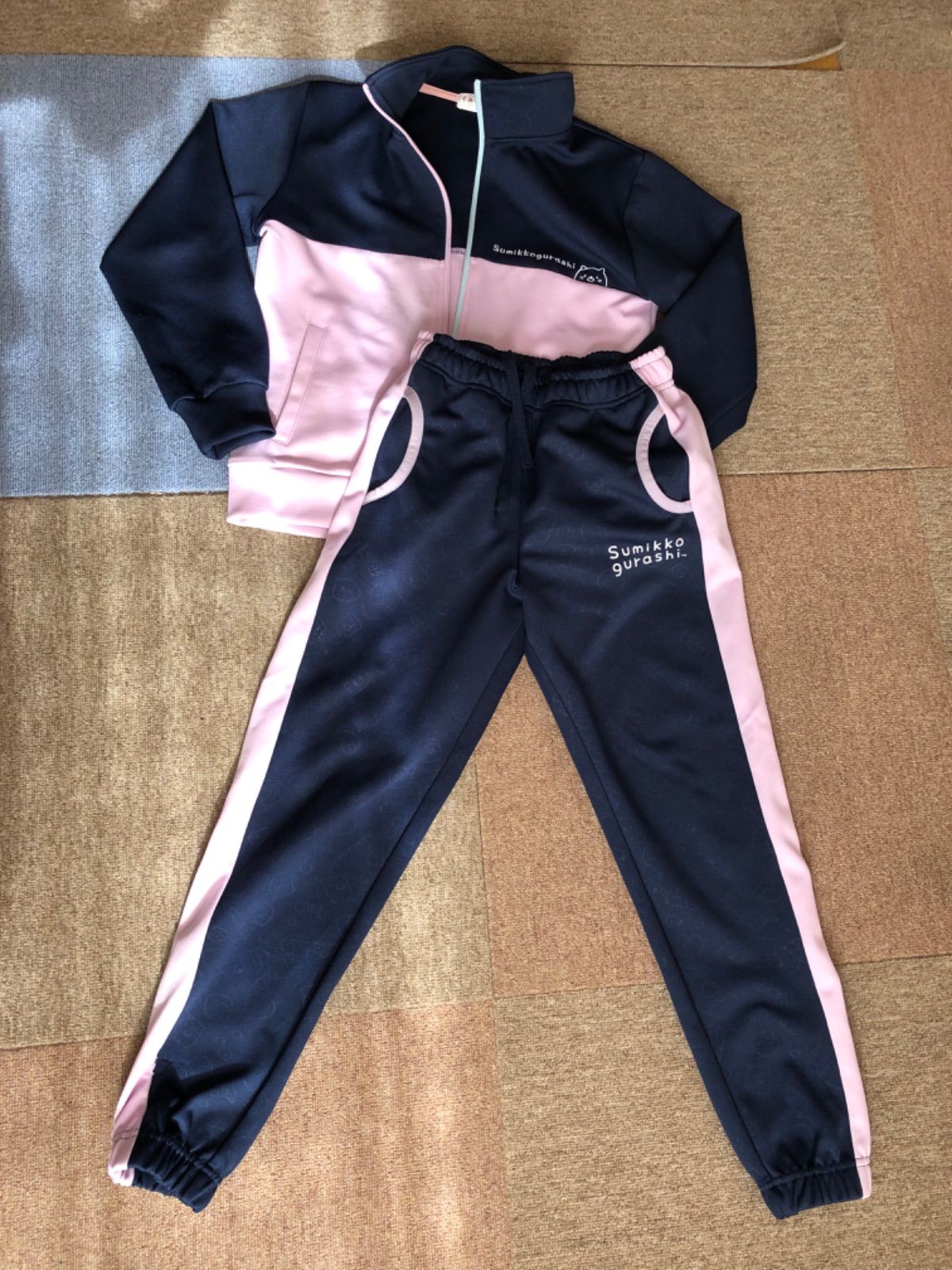 ☆新品未使用☆graniphMサイズ すみっコぐらしネイビー ジャージ上下セット すみっこぐらし ジャージ 上下 150 - メルカリ