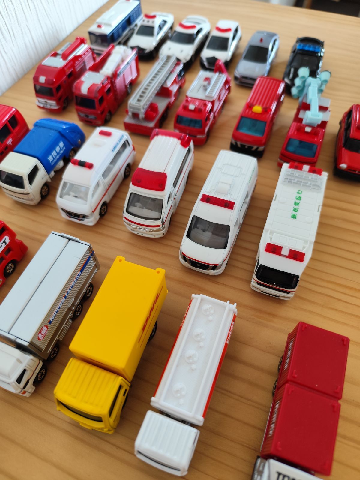 トミカ ミニカー 62台 セット まとめ売り おまけ付き トミカ62台 カーパーク まとめ売り おまけ付き - メルカリ