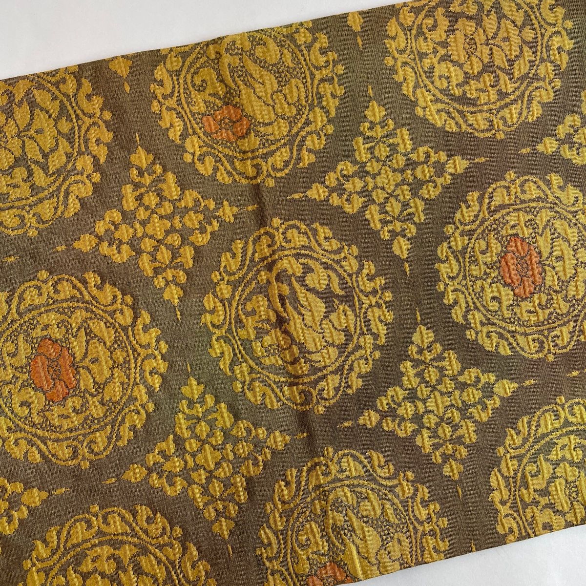 『逸品』紬地の開き名古屋帯　美品 開き名古屋帯 美品 優品 紬地 草花 ぼかし柄 縮緬 朱色 正絹 【中古