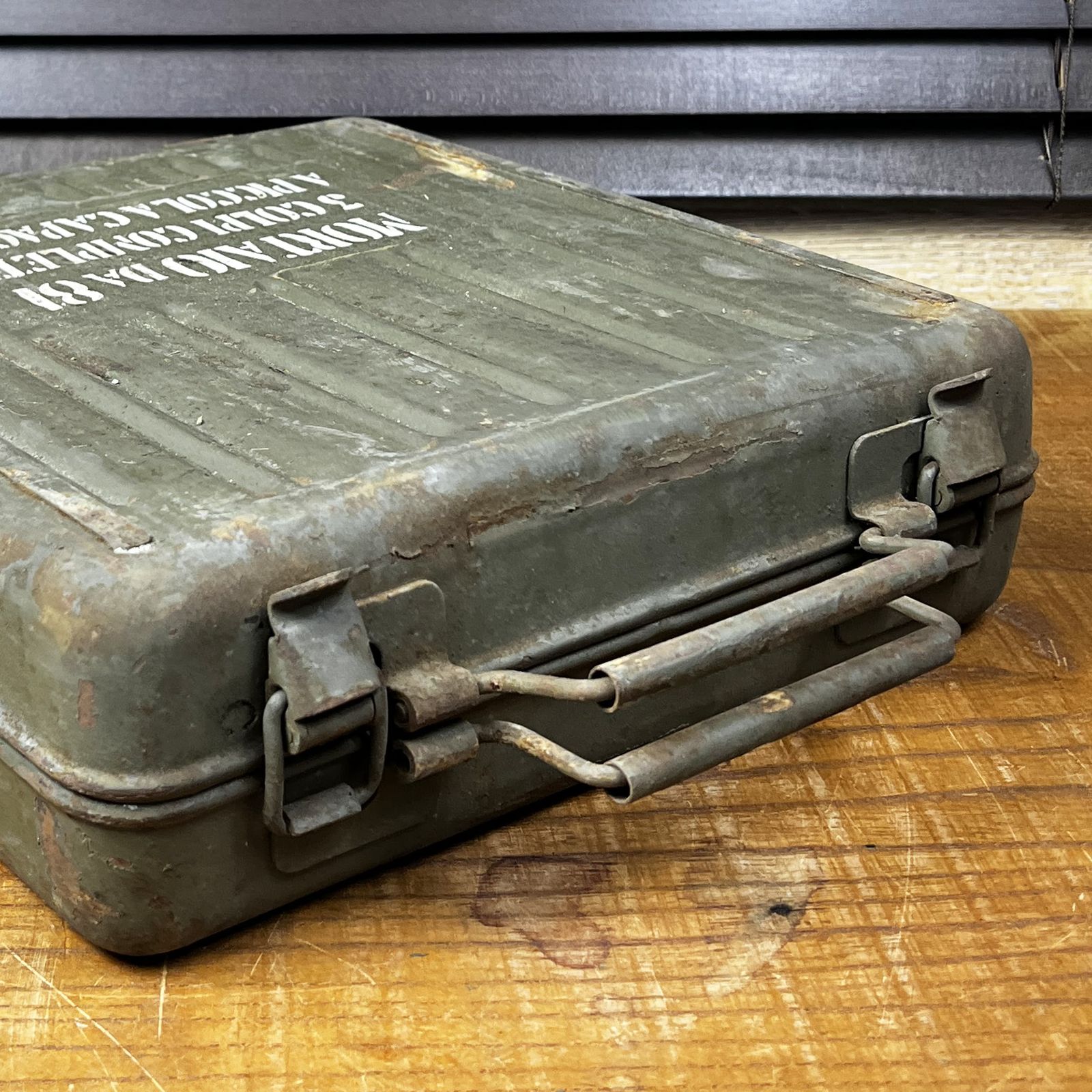 ★ヒツジのいらない枕　-極柔-　ブラックレーベル枕カバー付き イタリア軍放出品 アモカン スチール製 81mm迫撃砲弾用 オリーブドラブ