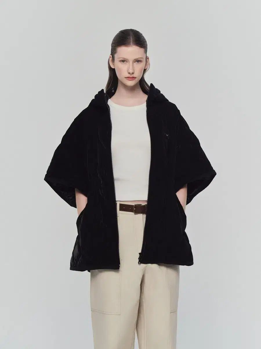 超激安セール開催中です！ 25FW デュベティカ レディース ポンチョ ベロア ダウン 教育