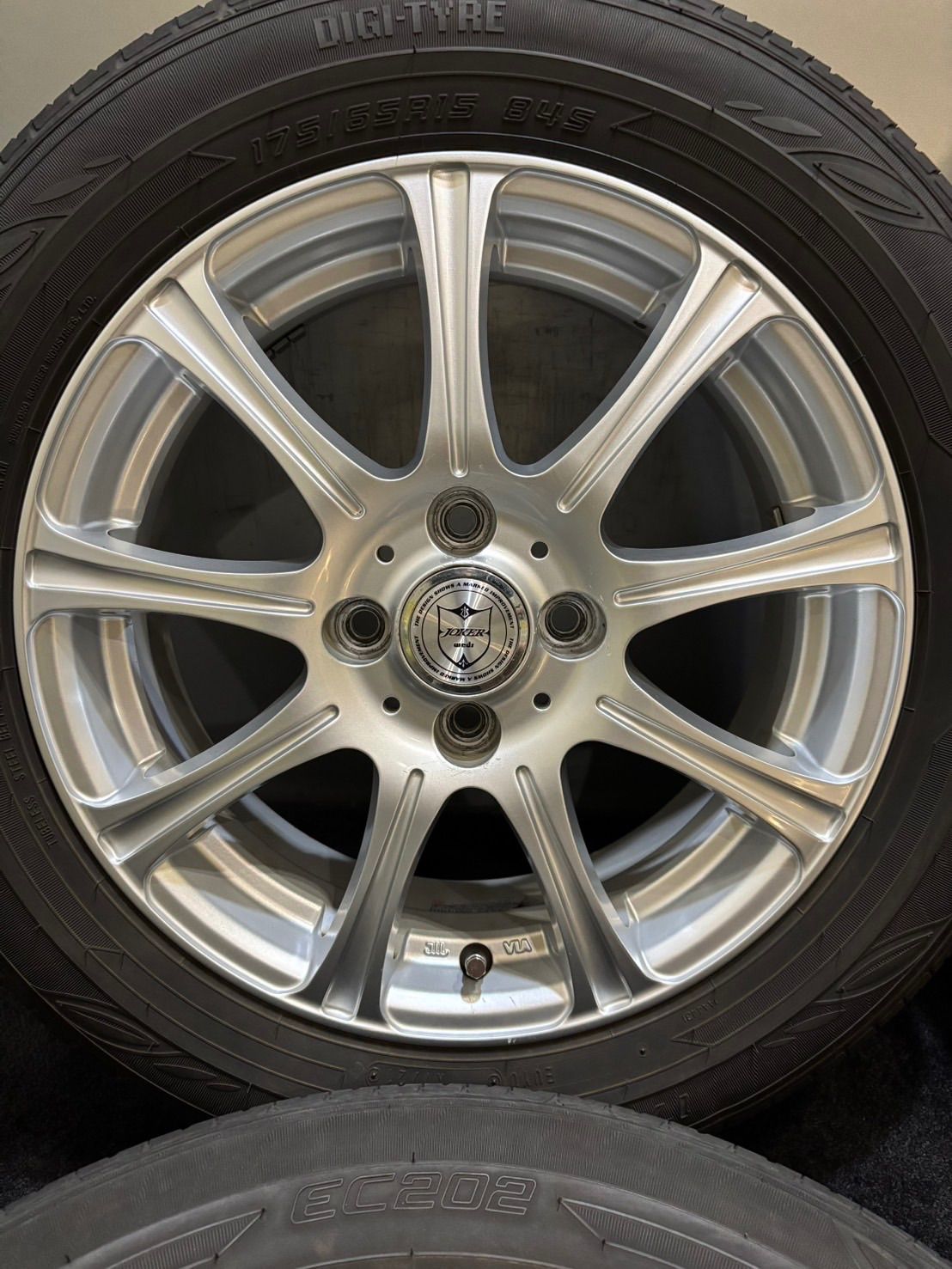 トヨタ 150系 ランドクルーザープラド 後期 純正アルミホイール 17インチ ☆トヨタ 150系 ランドクルーザー プラド 後期 純正 17インチ 7.5J +25