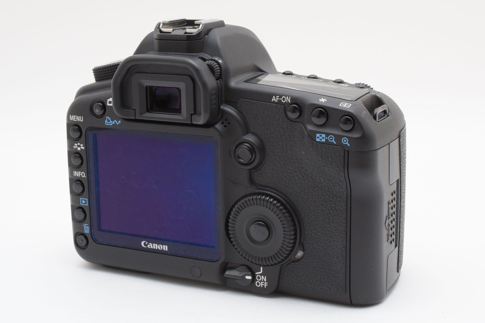 美品】 キヤノン Canon EOS 9000D ショット数750枚 キヤノン、AF性能が