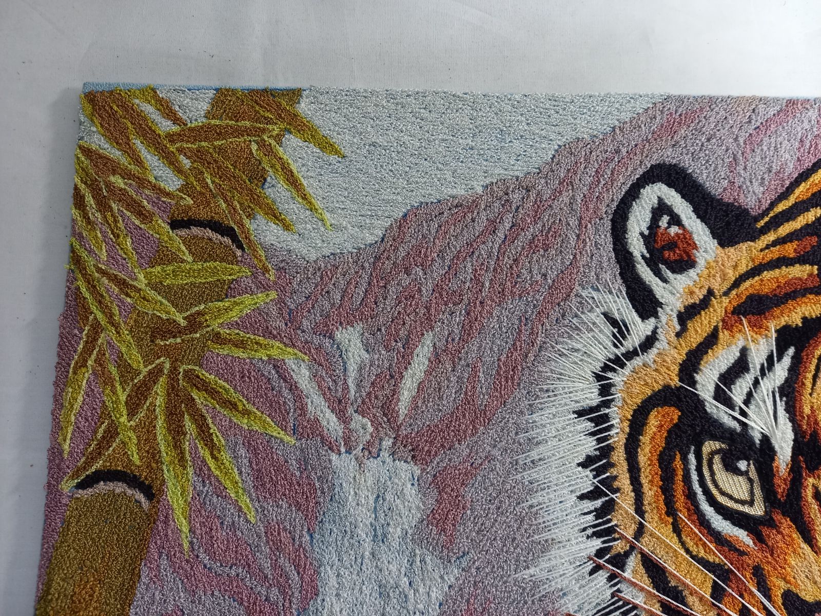 手刺繍 虎の額装アート 刺繍 手差し 一点もの ハンドメイド NEXPOTALLINN_EU