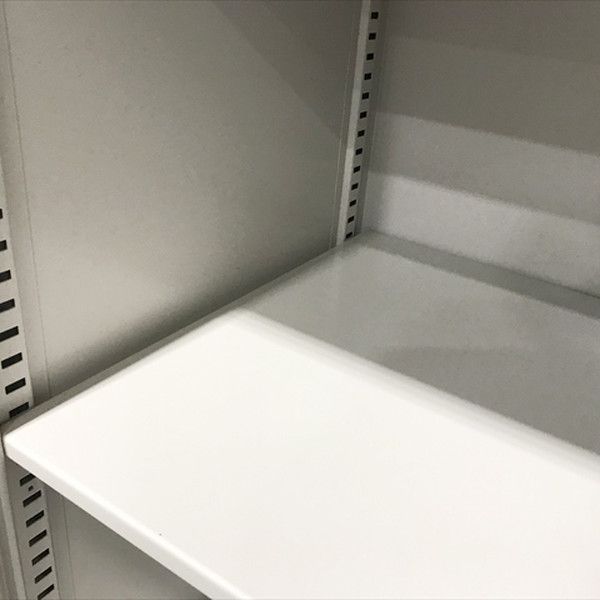 スチールキャビネット