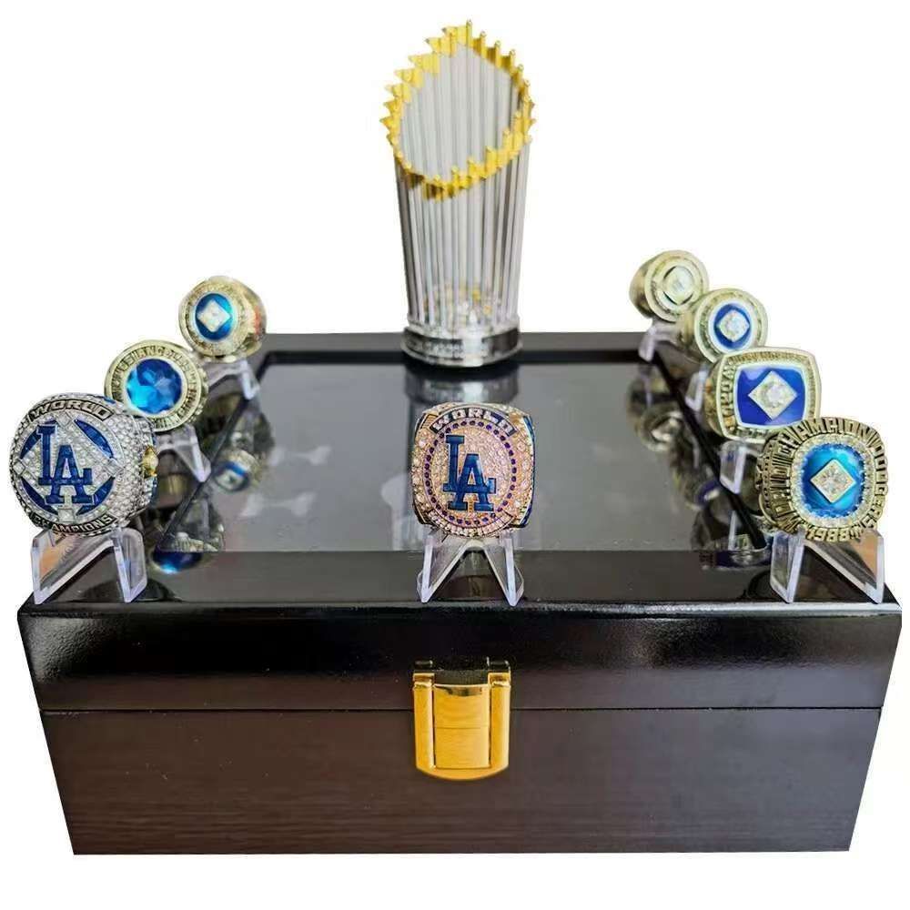 ドジャース大谷翔平　ワールドシリーズ優勝リング完璧レプリカです 大谷翔平選手＃17 ワールドシリーズチャンピオンリング 8月6日