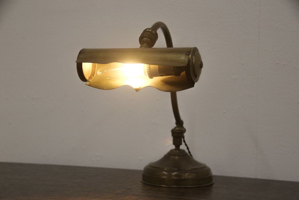 デスクスタンド イギリスアンティーク 真鍮 卓上照明 R-057556 - メルカリ