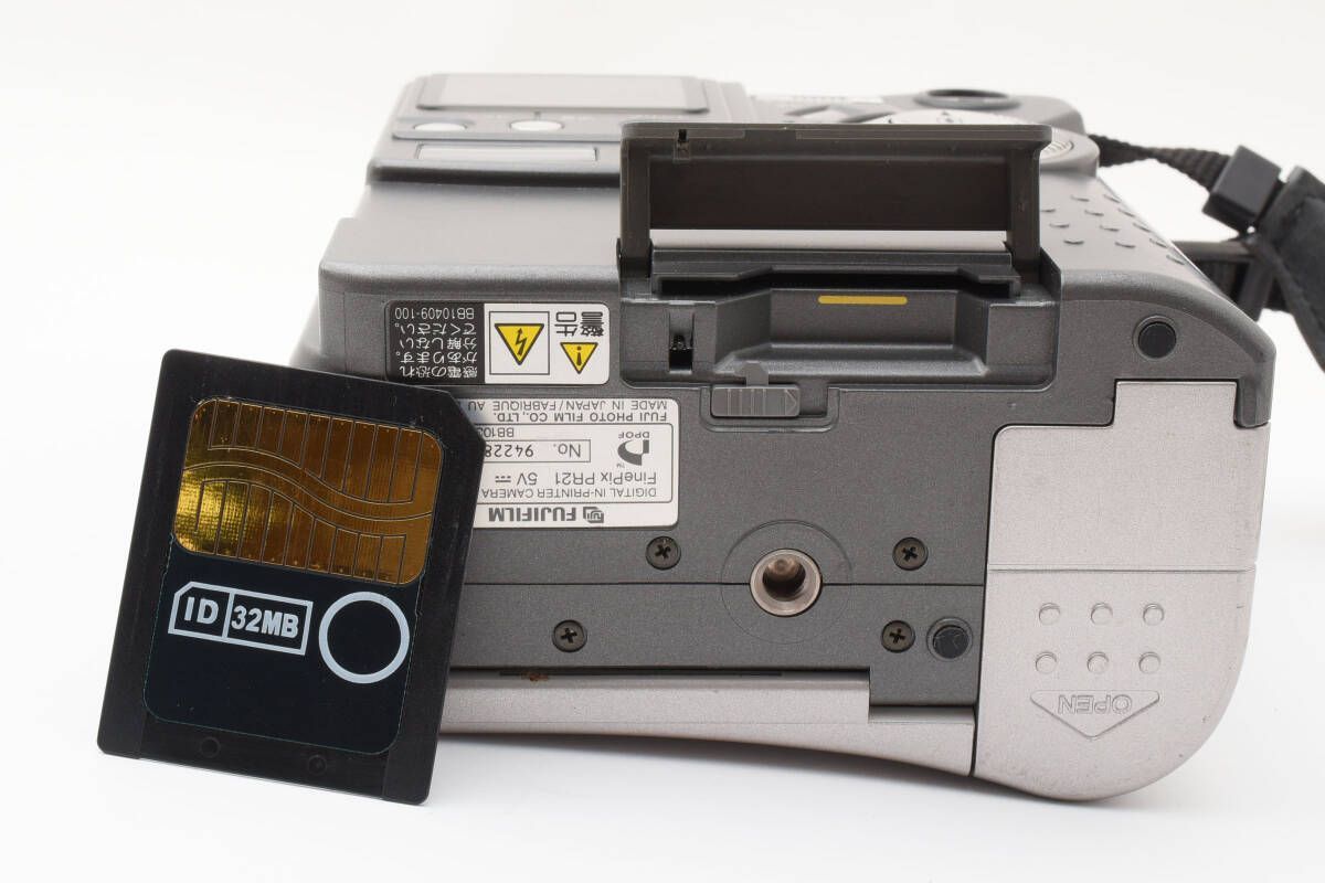 富士フイルム ☆実用美品☆ FUJIFILM フジフィルム FINEPIX Z2
