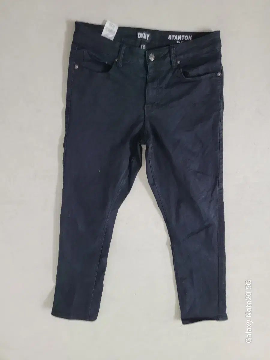メンズ DKNY デニム 黒 コットンパンツ (全方向性スパンデックス 32 ）