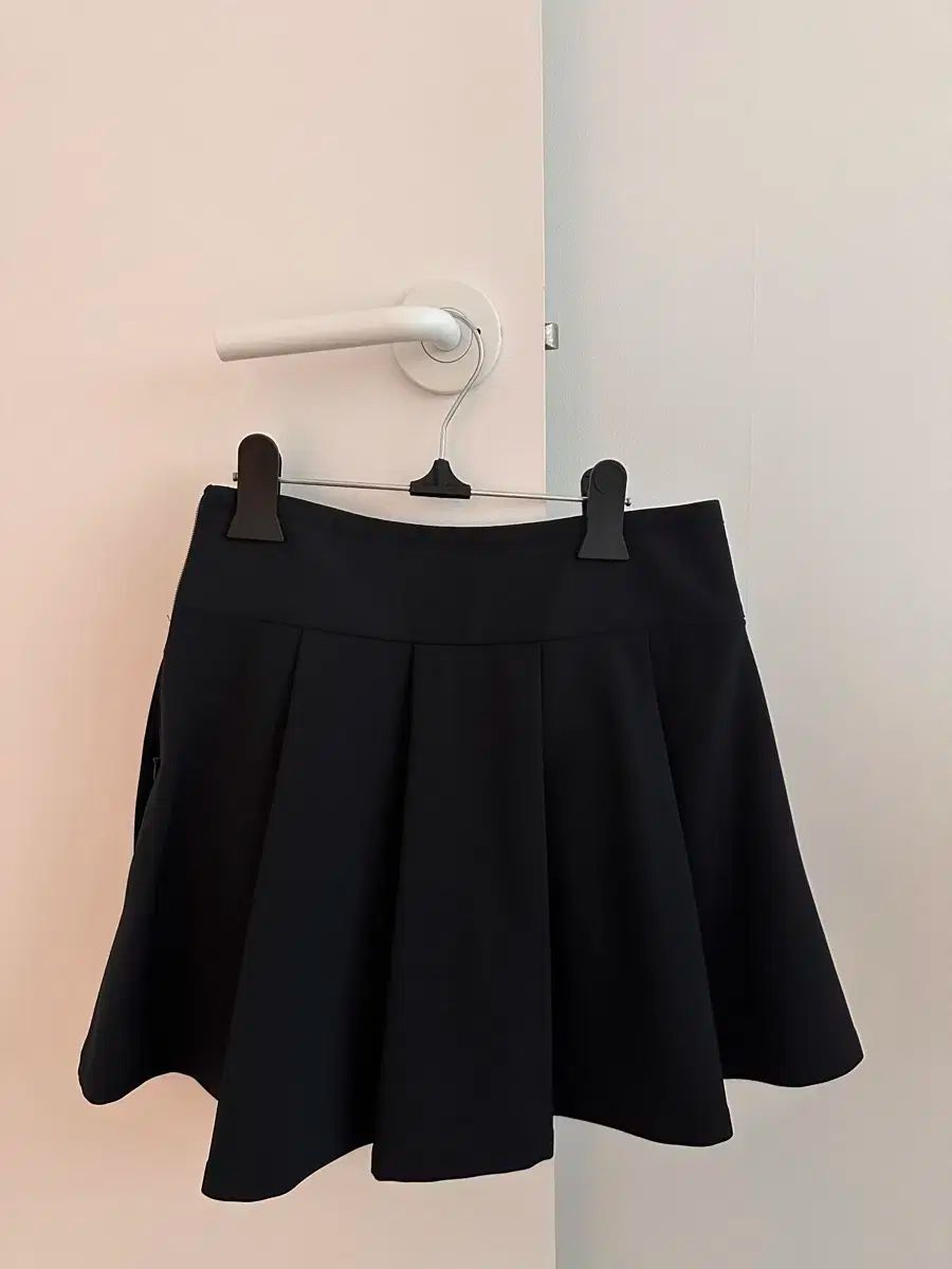 ヴィクラ プリーツ スカート 黒 トライアルグッズ