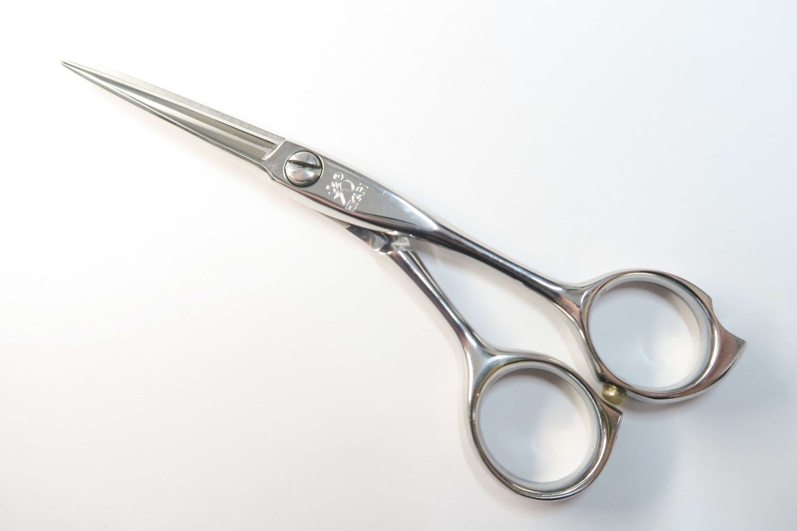 Bランク【光シザー HIKARI ヒカリ】 532 シザー 美容師・理容師 5.8