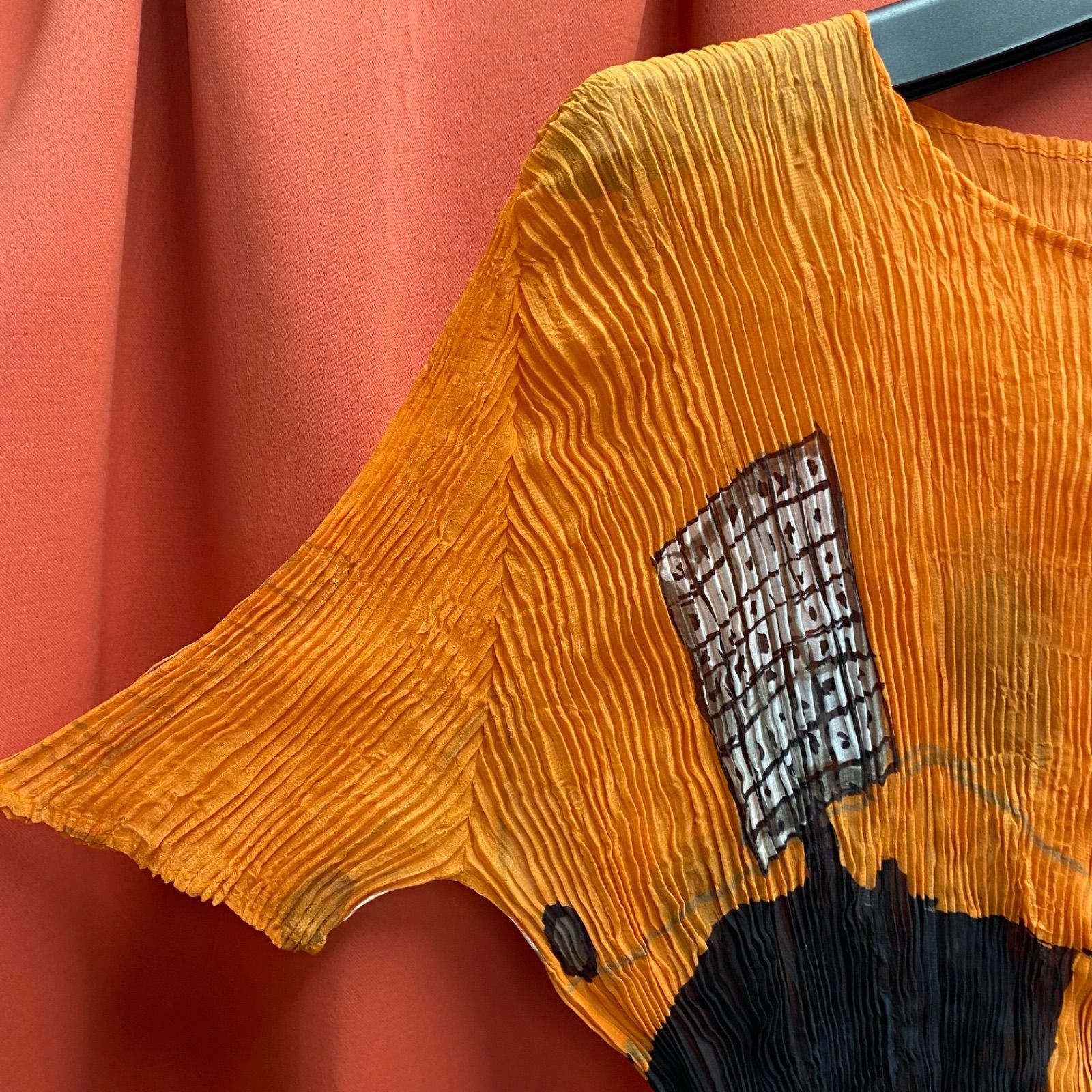 プリーツ Tシャツ