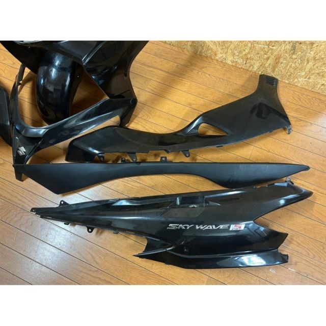 ２年保障。 58907 スズキ SUZUKI スカイウェイブ タイプS CJ44A 外装カウルセット アッパー サイド リア フェンダー 黒