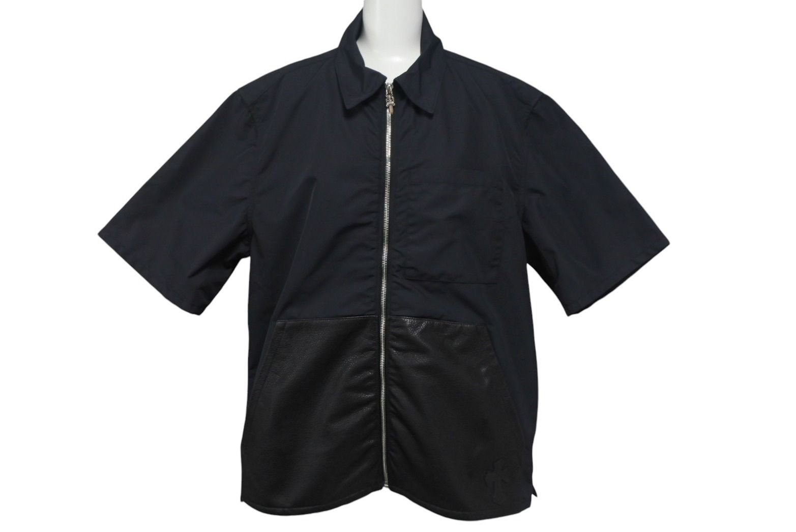 Chrome Hearts - 新品同様 CHROME HEARTS クロムハーツ CHクロスパッチ ダガージップアップシャツ サイズM ナイロン カーフスキン シルバ−925 中古 4c067999 新品同様 CHROME HEARTS クロムハーツ CHクロスパッチ ダガー