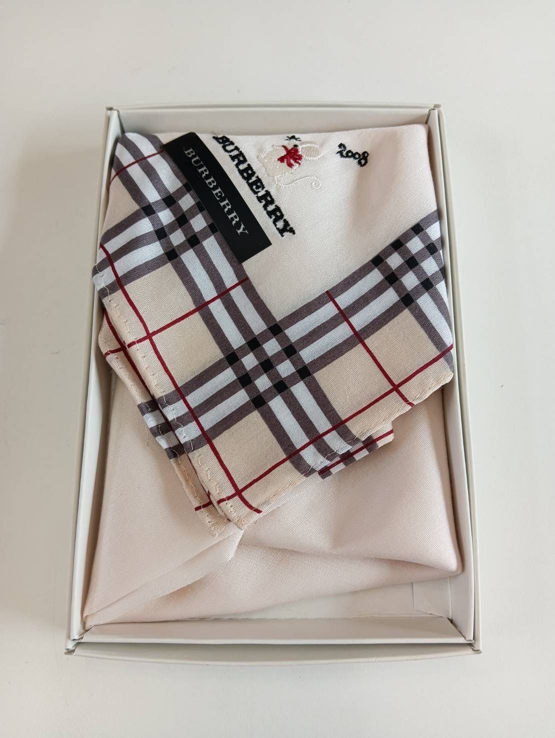 バーバリー ハンカチ ネズミ 刺繍 干支 2008 レア 50cm チェック柄 新品】BURBERRY 2008年 ハンカチ ネズミ刺繍 干支 パープル 紫