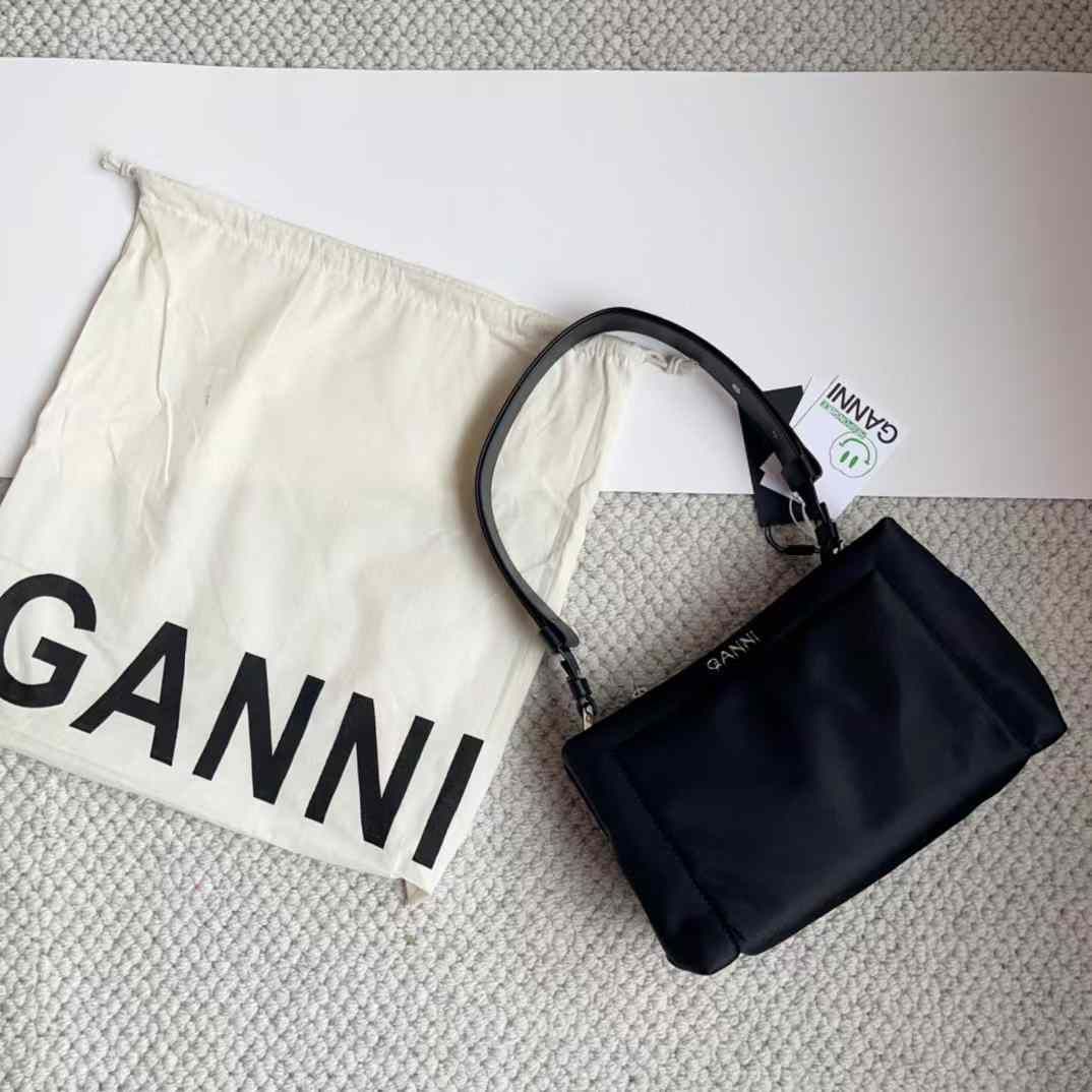 GANNI Pillow ピロー ミディアム バゲット ショルダー - メルカリ