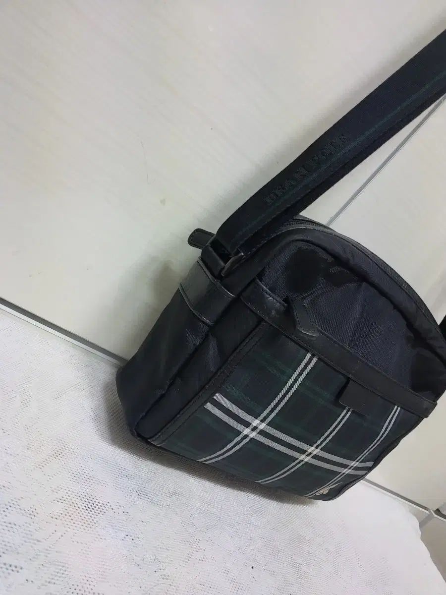 ビンポール クロスバッグ