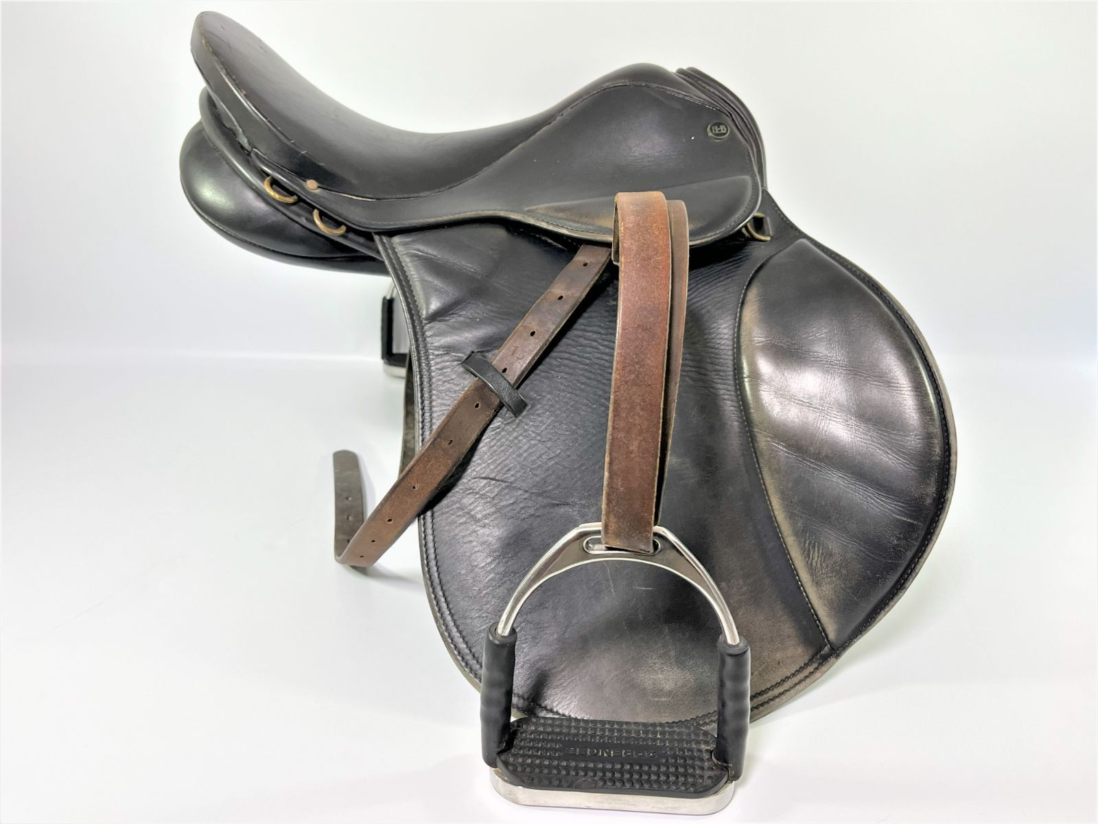 【値下げ中】鞍 16.5インチ ハリソンブラウン HARRISON BROWN ハリソンブラウン 総合鞍 16.5インチ Mサイズ