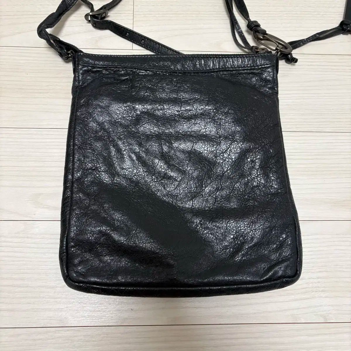 バレンシアガ モーターバッグ クロスバッグ ブラック