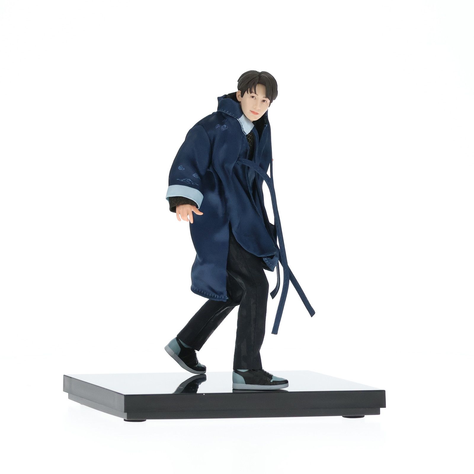 JUNG KOOK(IDOL) BTS(防弾少年団) スタチュー サイドショウ Jung Kook BTS Idol Collection Deluxe Statue | Sideshow