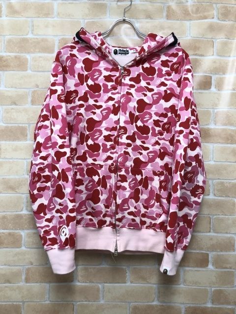 希少★A BATHING APE® アベイシングエイプ 刺繍ロゴ パーカー 中古】 A BATHING APE アベイシングエイプ ジップパーカー 総柄