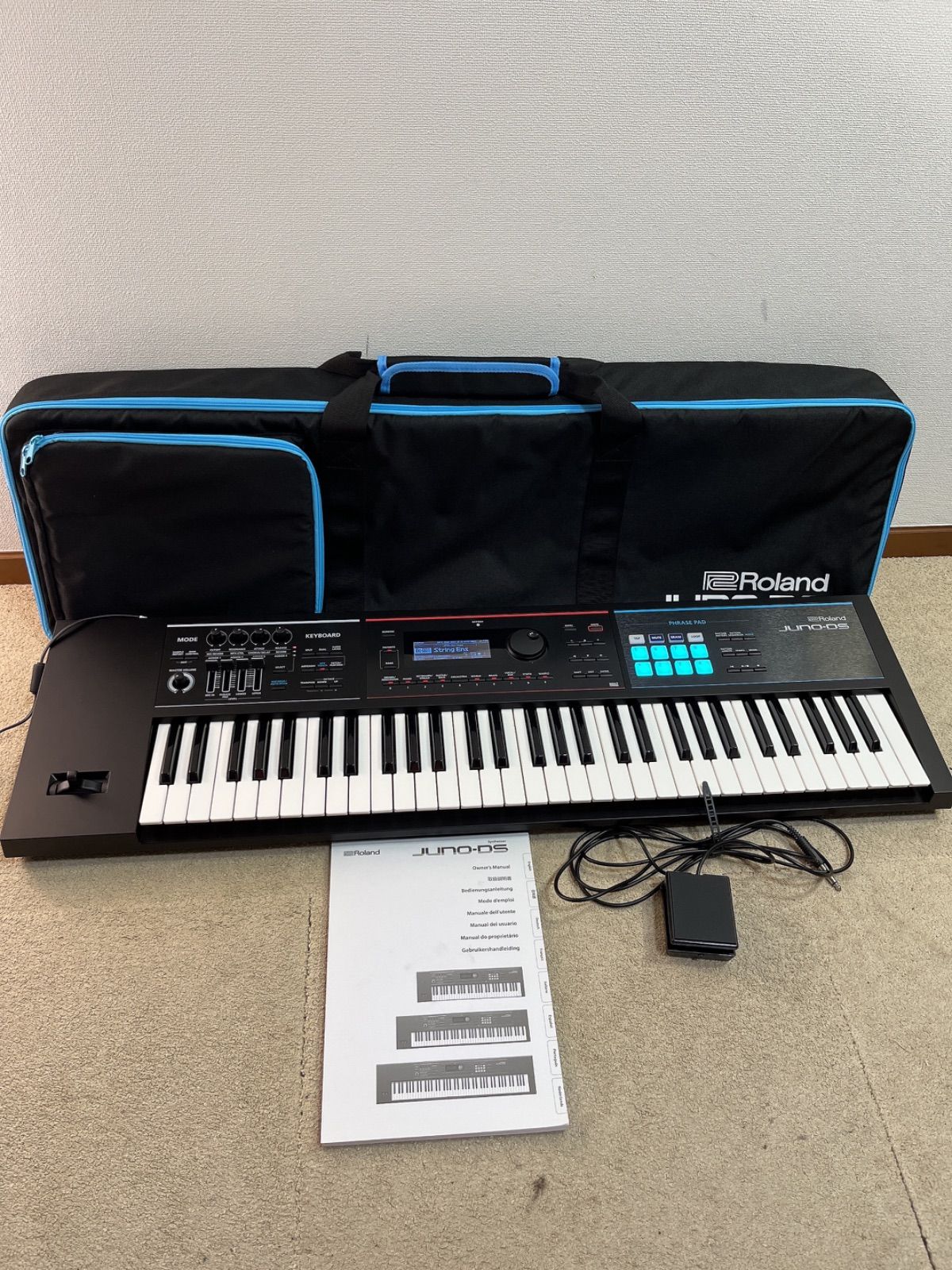 Roland JUNO-DS 61B 黒 希少】Roland Juno-DS61B 黒鍵モデル 希少