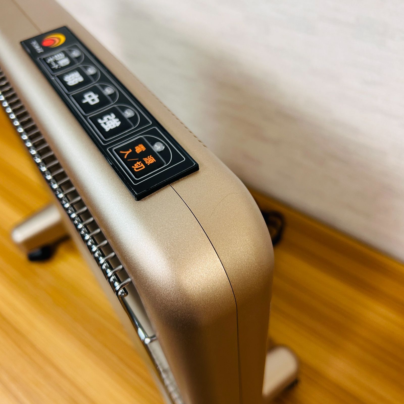 ブラックパネル