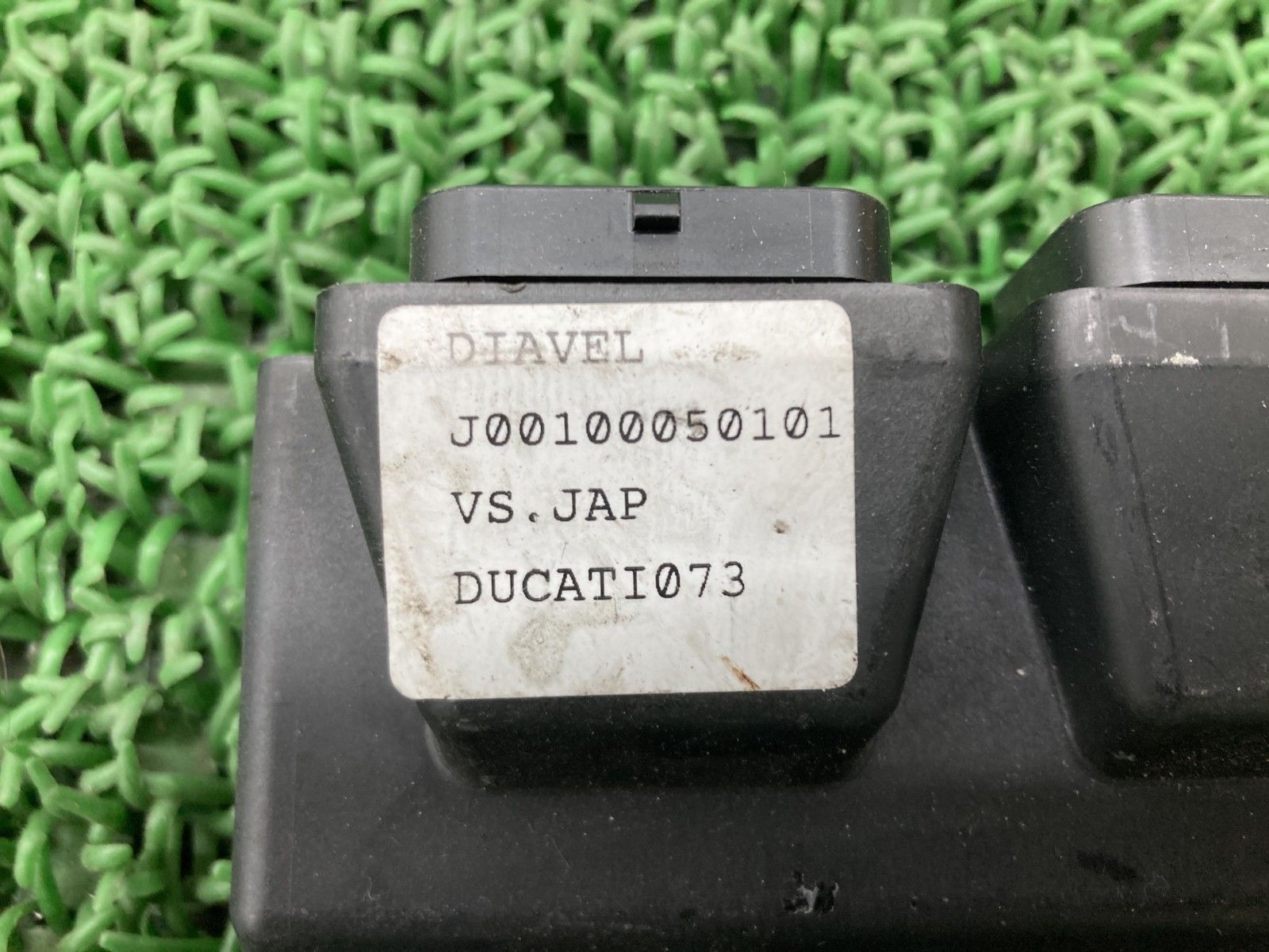 ディアベル ECU ドゥカティ 純正 バイク 部品 エンジンコントロール