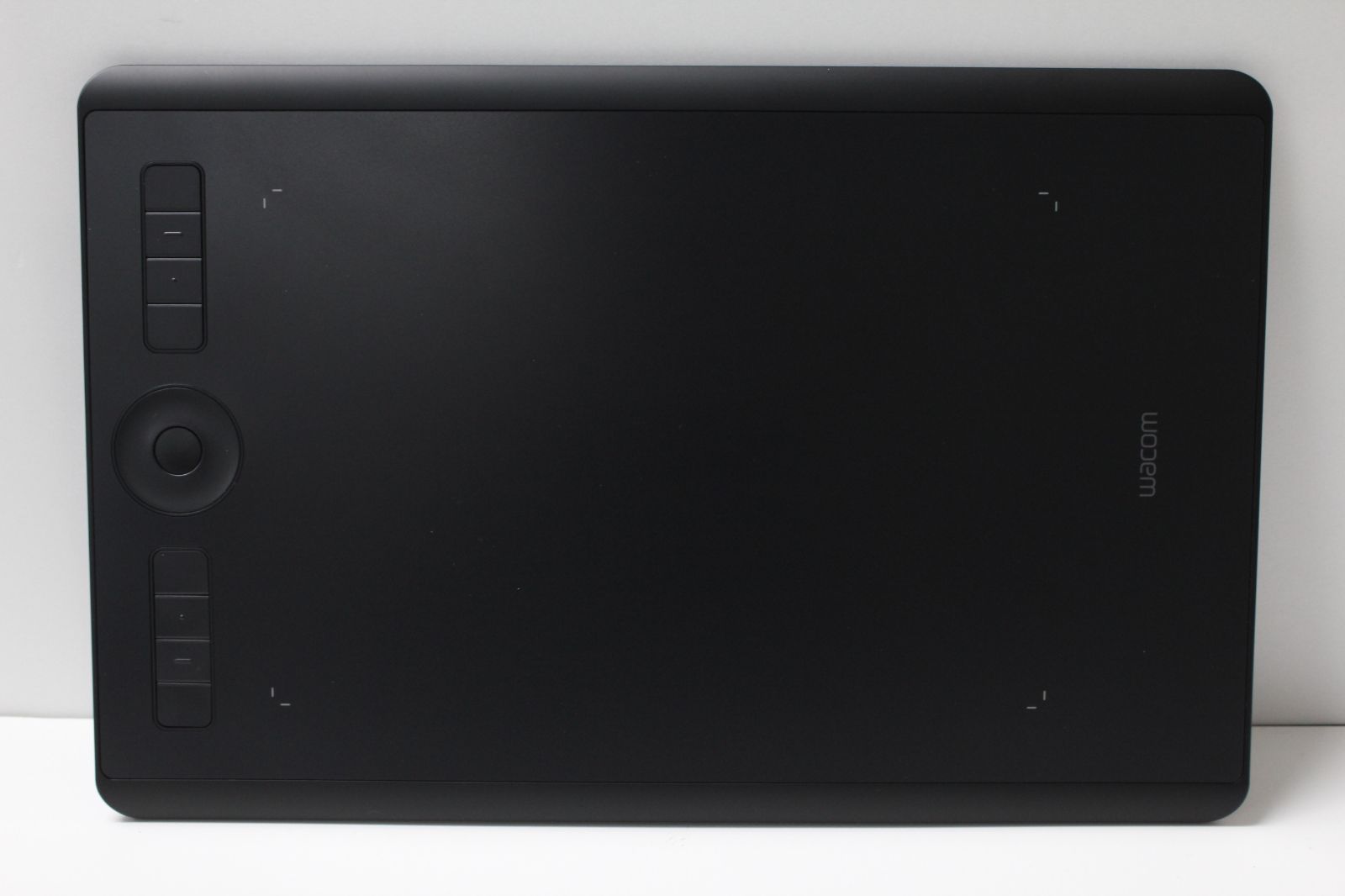 Wacom/Intuos Pro/PTH-660/Mサイズ/ペンタブレット/板タブ ④ 【公式通販】