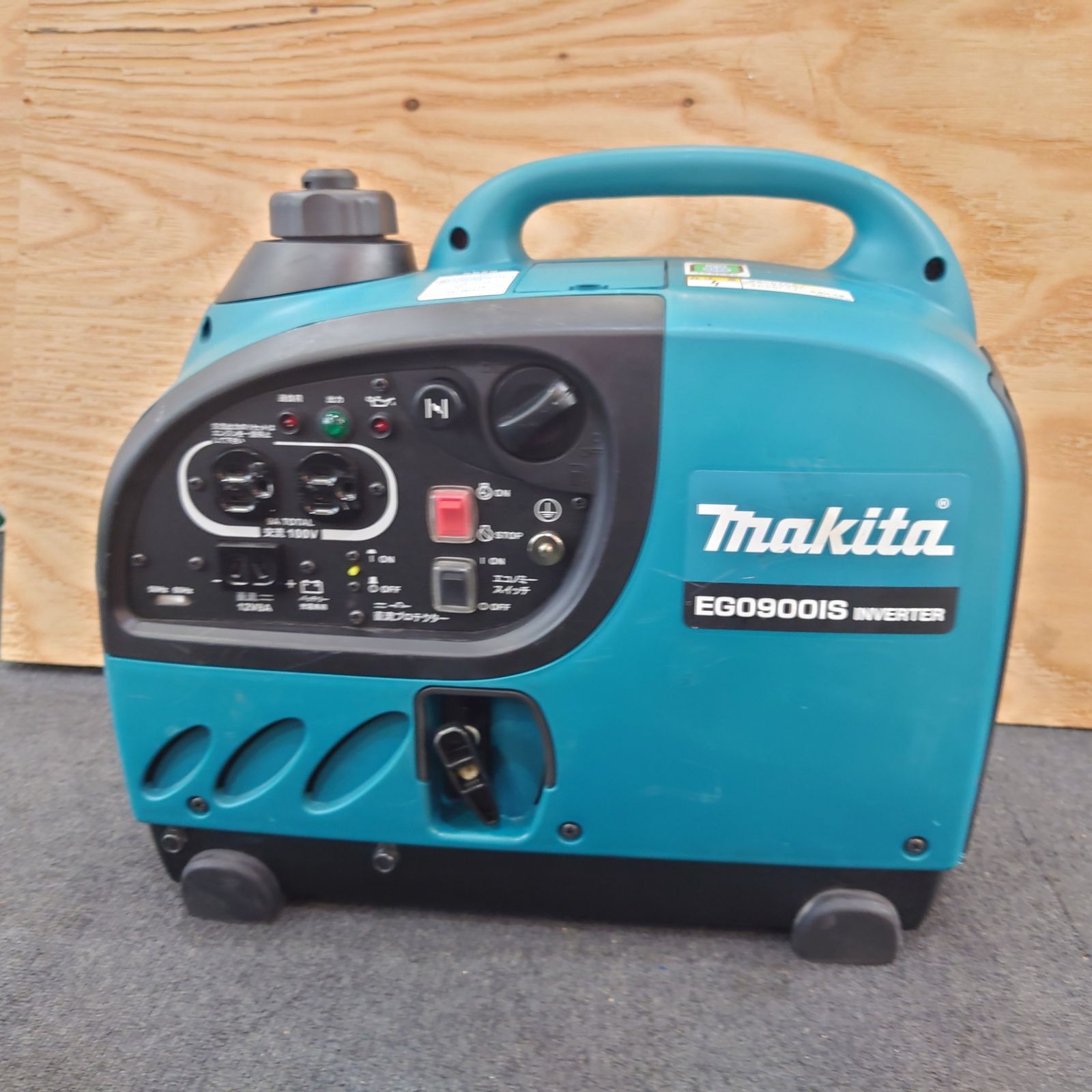 マキタ EG0900IS インバーター発電機 本体のみ 現状品 燃料コックの不具合有 カ-39