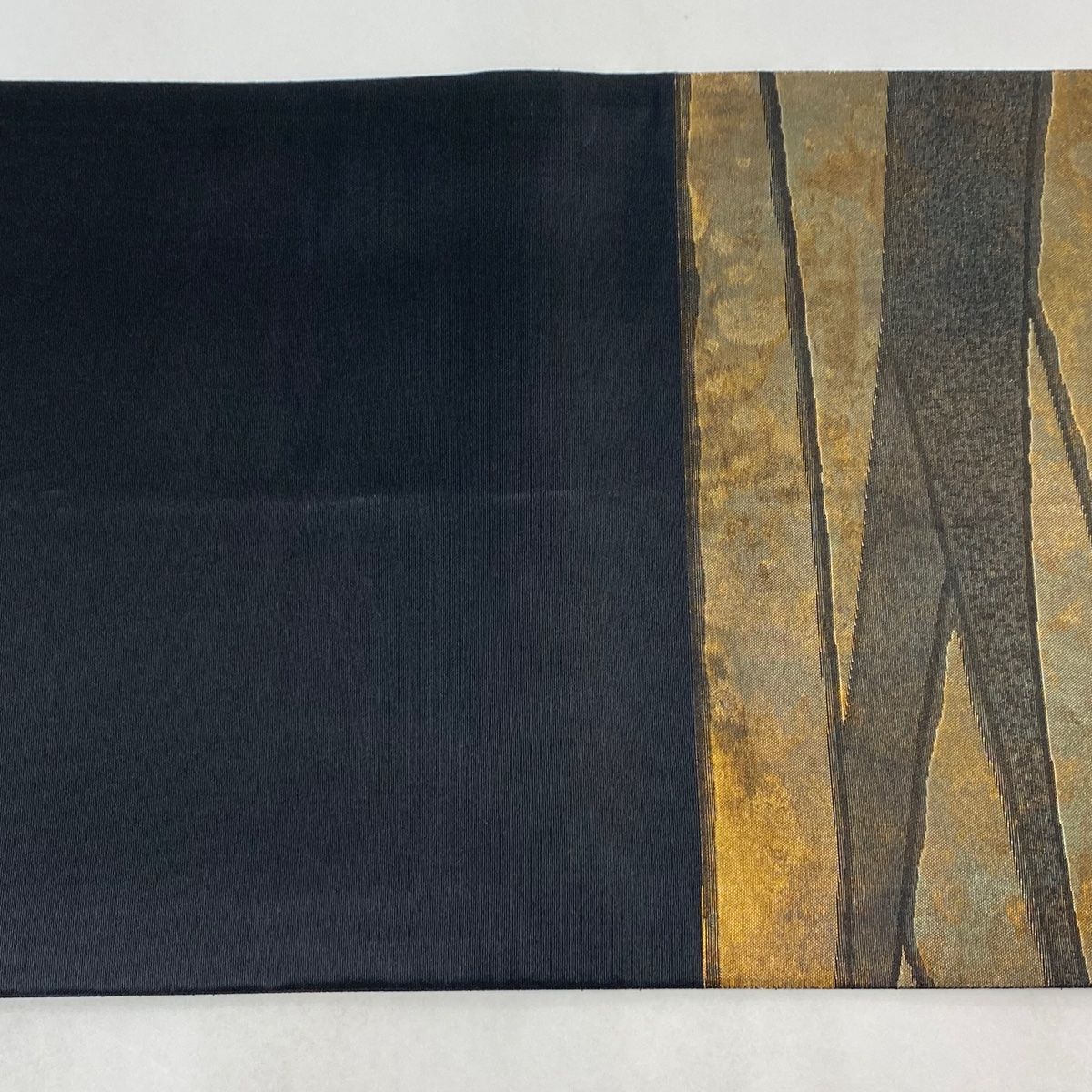 袋帯 美品 逸品 縞 幾何学 墨色 六通 正絹 中古 袋帯 美品 秀品 よろけ縞 幾何学模様 金銀糸 箔 墨色 六通