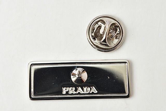 プラダ ピンブローチ/ピンバッジ 3点セット PRADA アクセサリー メタル