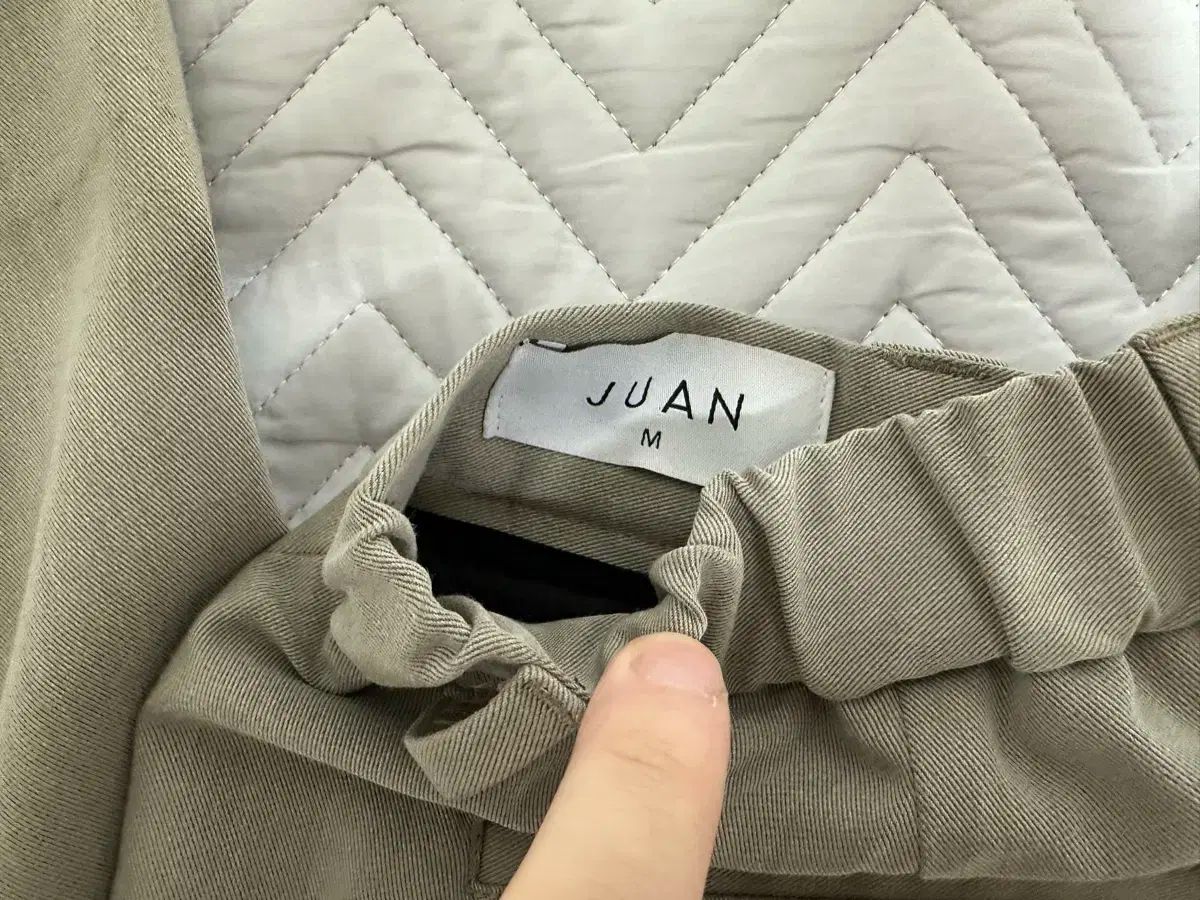 【雷市場（ポンジャン）商品韓国直送】 セージ JUAN HOMME(ジュアンオム) 2 pleats wide band trouser