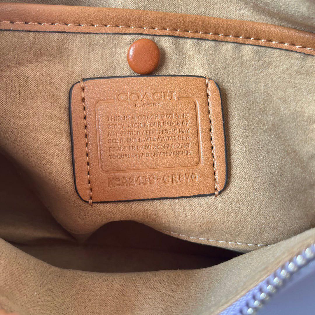 COACHコーチCR 670ジュリエット脇下バング うすむらさき - メルカリ