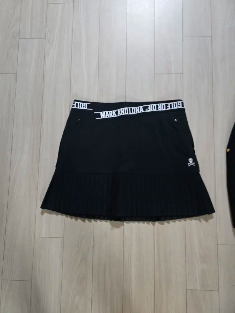 MARK - LONA マークアンドロナ スカート ２デザイン 合計金額 です